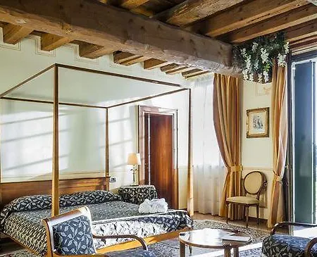 Policreti Hotel