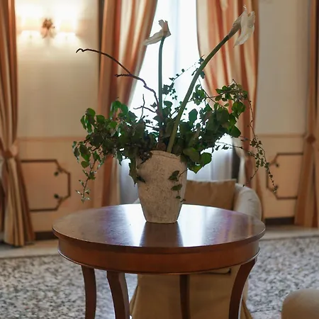 Hotel Policreti 4*