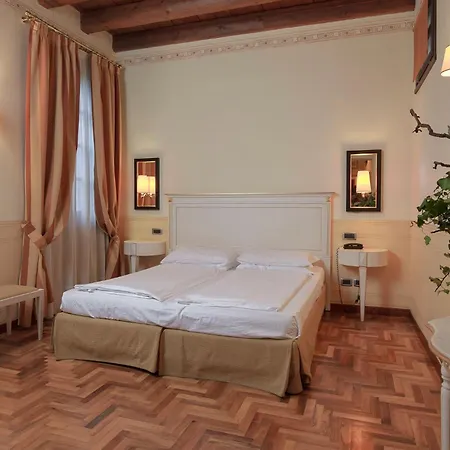 Policreti Hotel