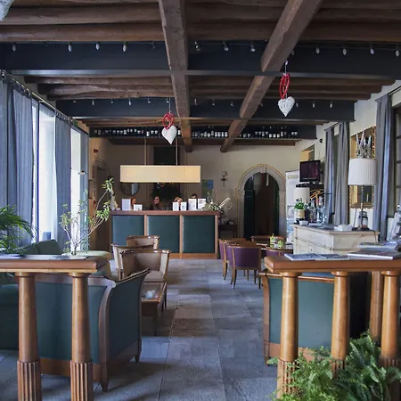 Policreti Hotel Castello dʼAviano