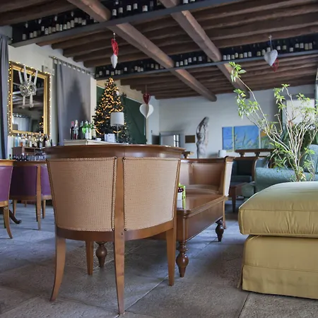 Policreti Castello dʼAviano