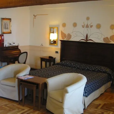 Hotel Policreti