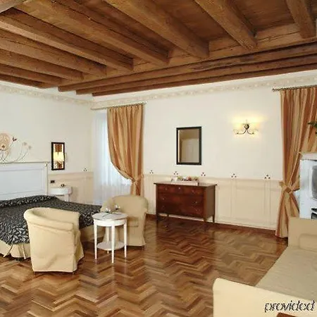 Policreti Hotel
