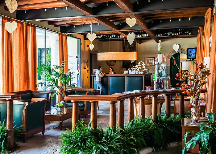 Policreti فندق 4*