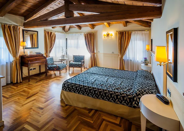 Policreti Castello dʼAviano