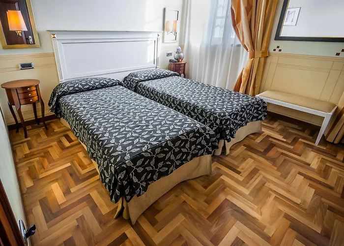 Policreti فندق 4*