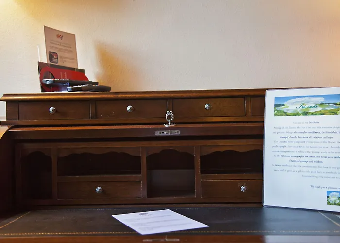 فندق Policreti Castello dʼAviano